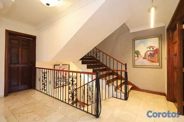 casas - Casa de 4 habitaciones 5 baños en alquiler en Isab 7