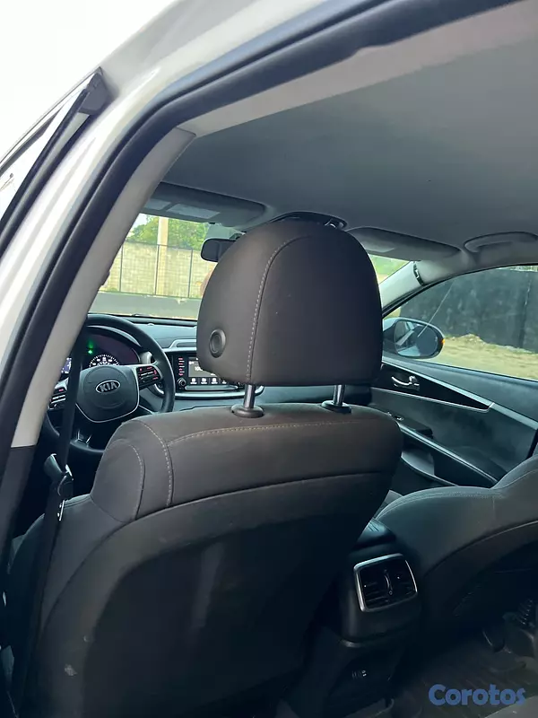 jeepetas y camionetas - Kia Sorento 2020 3 filas 4 cilindros 13