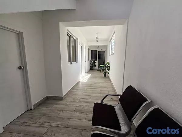 oficinas y locales comerciales - Locales de 12 m2 Segundo Nivel en Los Restauradore 7