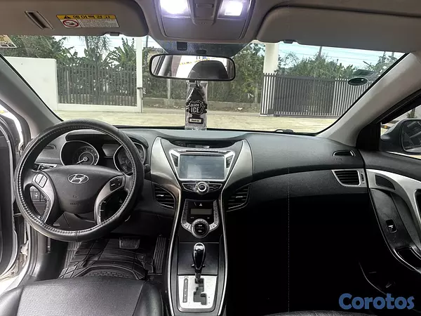 carros - HYUNDAI AVANTE 2014 3