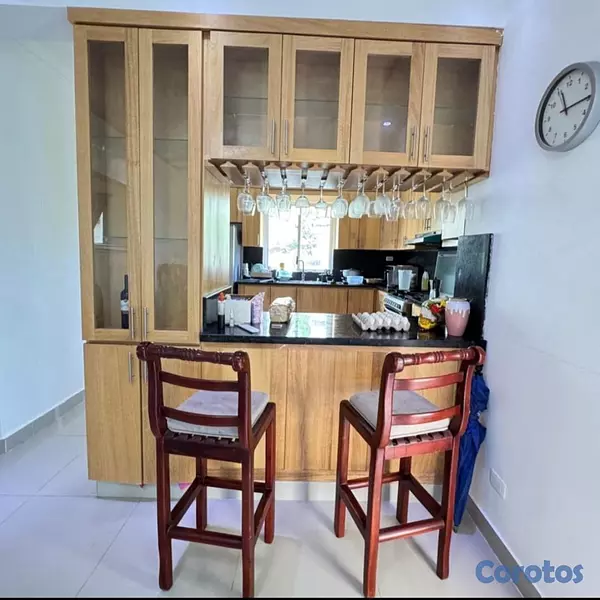 casas - VENDO casa en km en Aut. Duarte, detras de La Sire 6