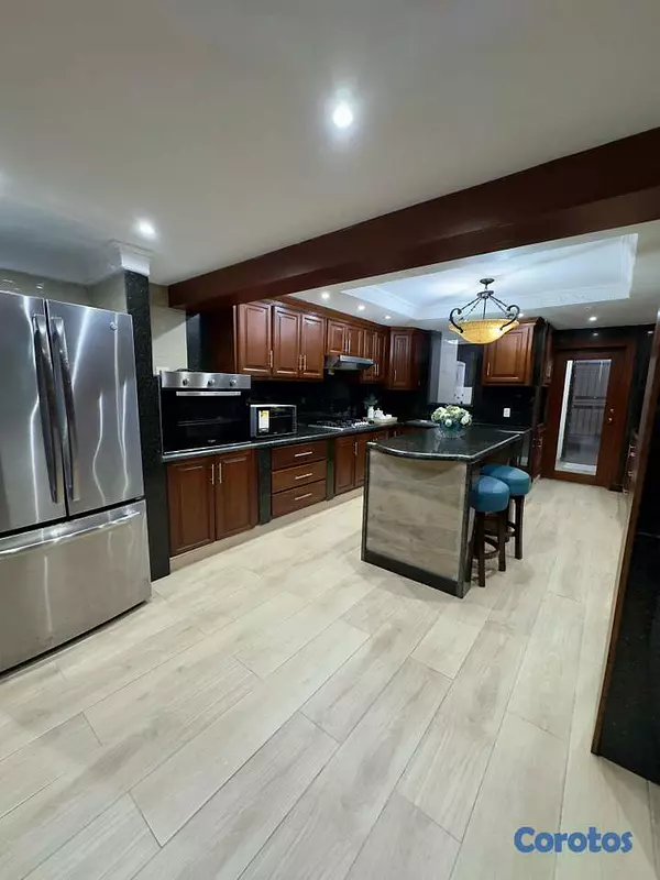 casas - Espaciosa casa de 2 niveles en venta  9
