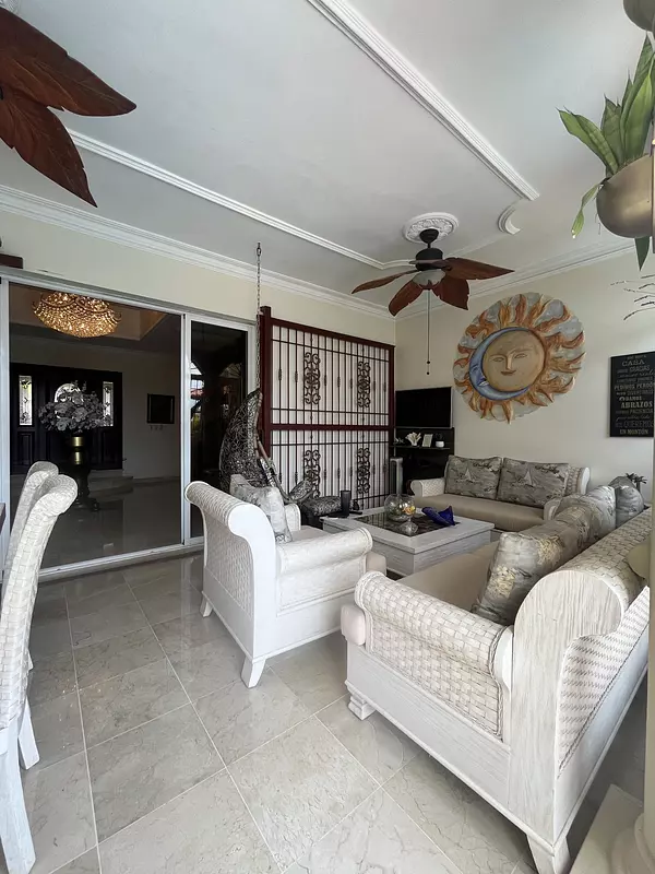 casas - Casa en venta con Piscina en Altos de AH III 8