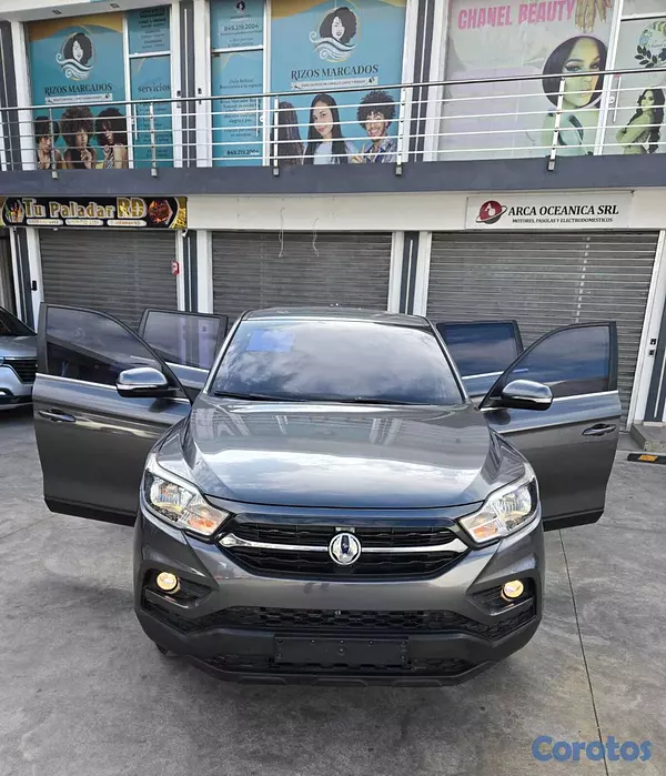jeepetas y camionetas - KGM REXTON 2021 GRIS OSCURO DIESEL 16