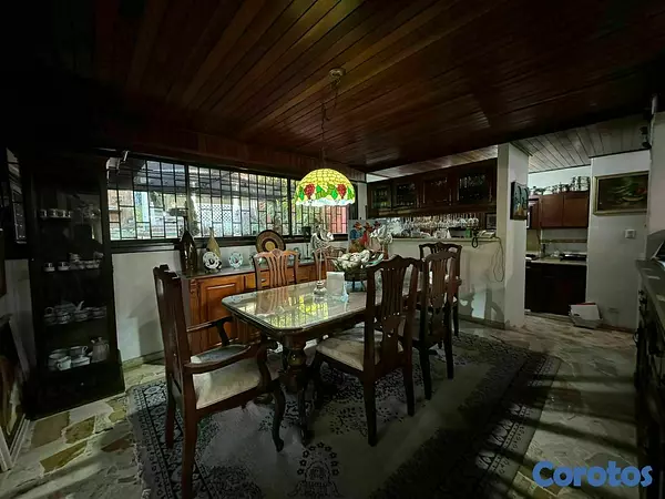 casas - Amplia casa en Arroyo Hondo II 3