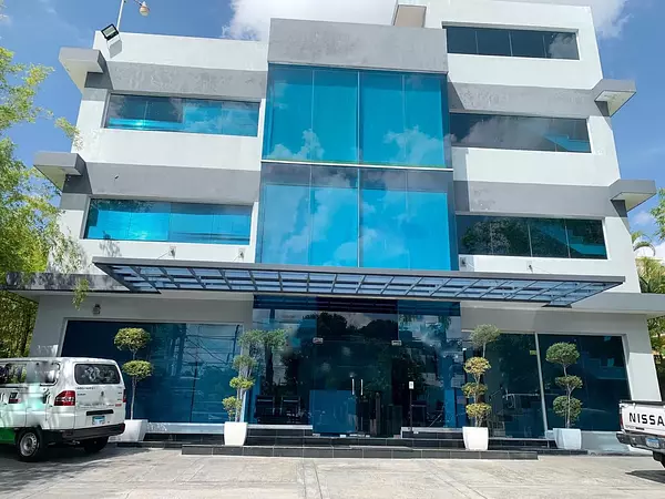 oficinas y locales comerciales - Local corporativo en lss prados  2