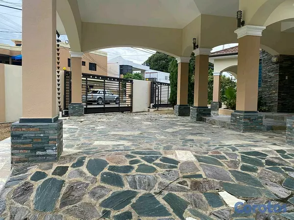 casas - casa amplia en residencial de puerto plata  5