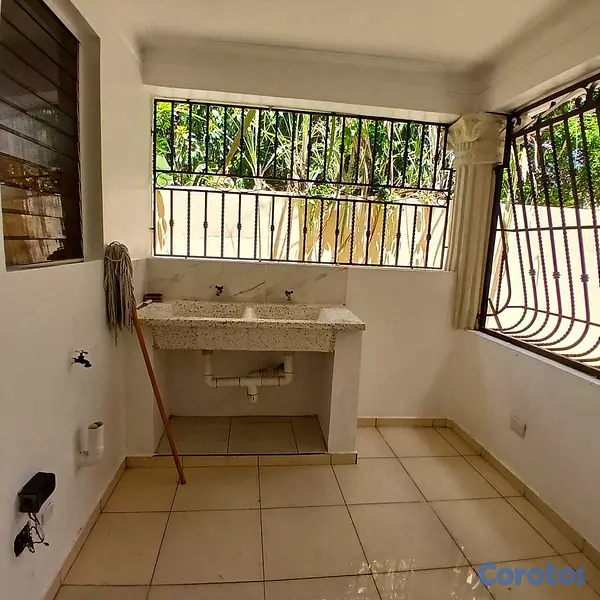 casas - Casa 2 Niveles en La Moraleja en Santiago  5
