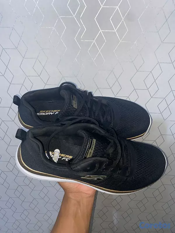 zapatos unisex - Tenis Skechers Originales Negros- Como Nuevos 2