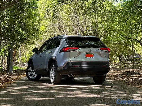 jeepetas y camionetas - Toyota RAV4 XLE 2021 AWD 6