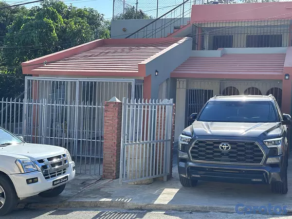 casas - Se alquila Casa renovada en Santiago 1