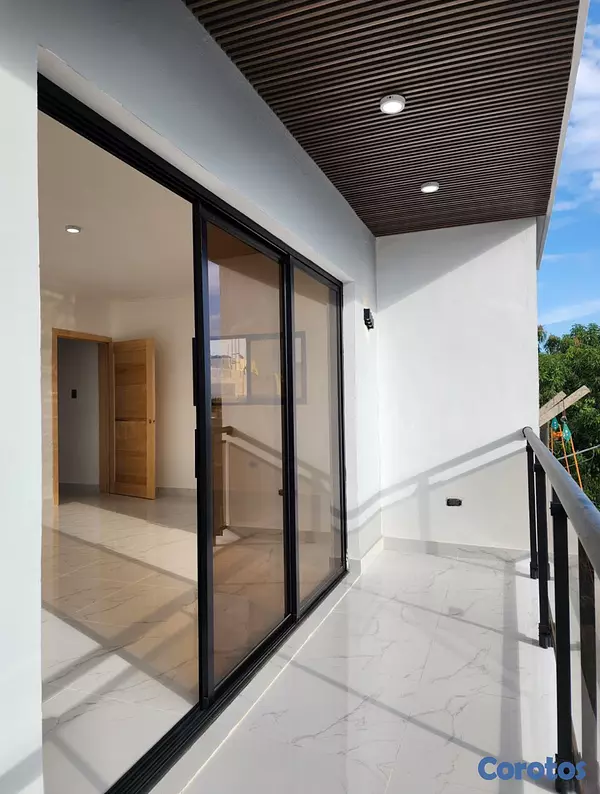 casas - venta de casa de lujo con piscina en la autopista de san isidro Santo Domingo  2