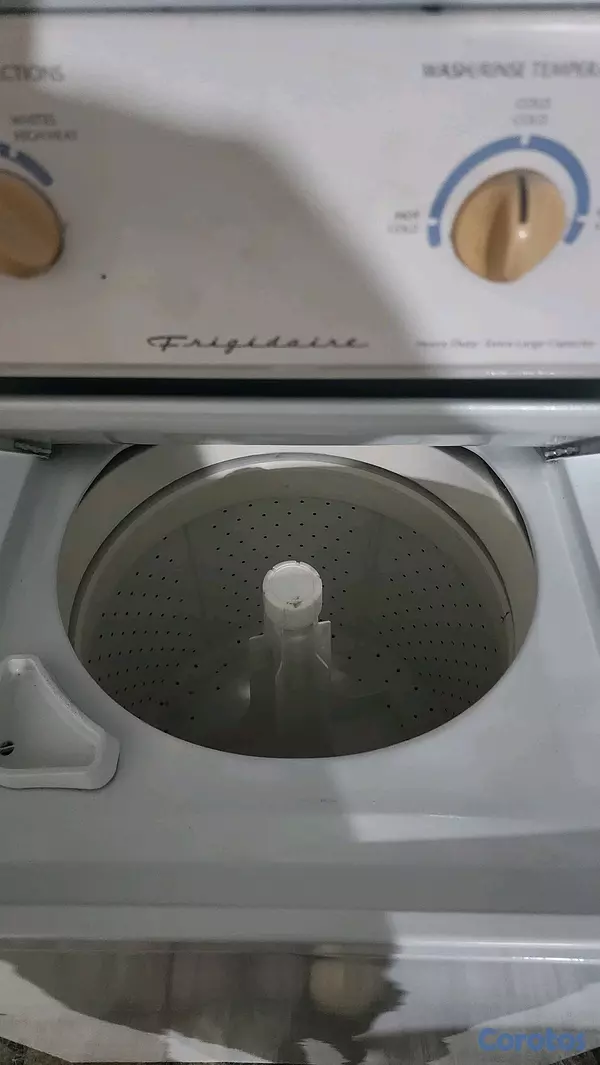 electrodomesticos - Lavadora tipo torre de 220v.  Lava, seca y exprime 100% funcional.  Está nítida. 4