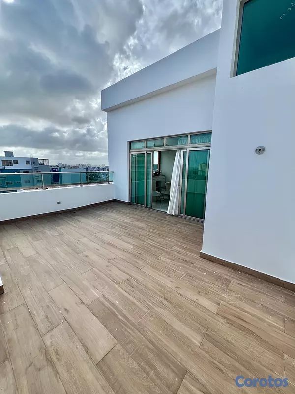 apartamentos - vendo Ph bella vista 4 habitaciones con su baño 3 parqueos terraza privada 2coci 6