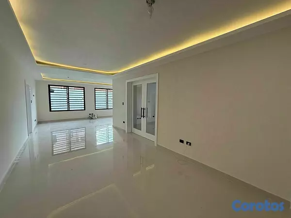 casas - Amplia Casa Familiar en alquiler  3
