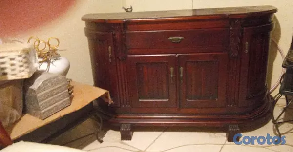 muebles y colchones - Se vende por viaje, Credenza, comedor, cuadro y vitrina en caoba!!!  6