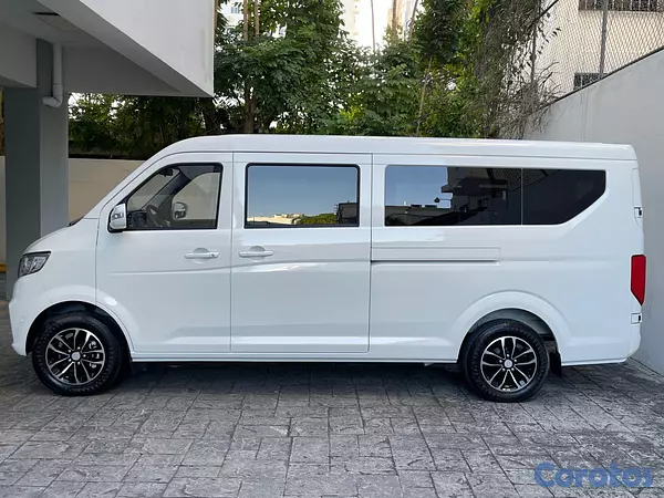 jeepetas y camionetas - KYC V7 14 Pasajeros  3