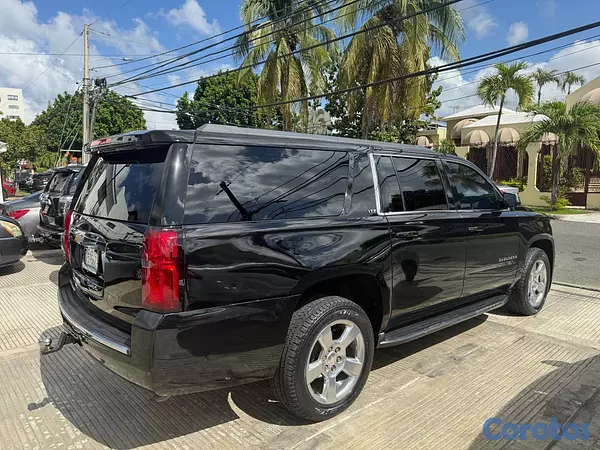 jeepetas y camionetas - Chevrolet Suburban LT 2017 6