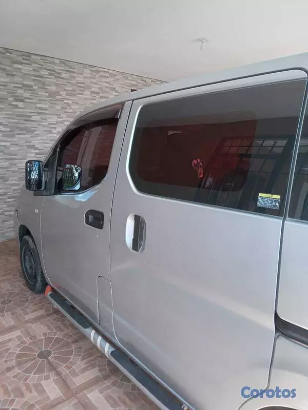 otros vehiculos - NISSAN NV200 AÑO 2015 RD$525mil ligeramente negoci 5