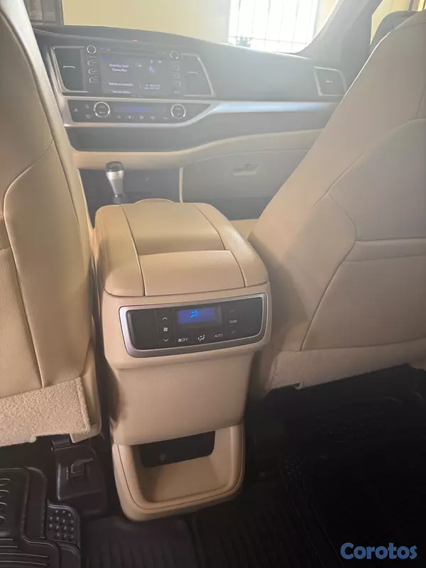 jeepetas y camionetas - Toyota Highlander XLE 4WD 2015 15