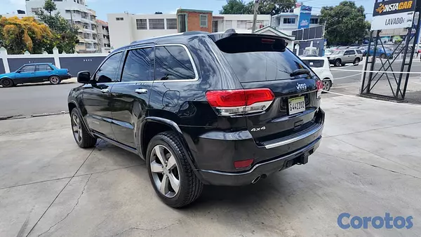 jeepetas y camionetas - JEEP GRAND CHEROKEE OVERLAND 4X4 2015 4