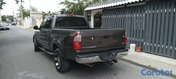 jeepetas y camionetas - TOYOTA TUNDRA AMERICANA AÑO 2006 CONTACTO WHATSAPP 9