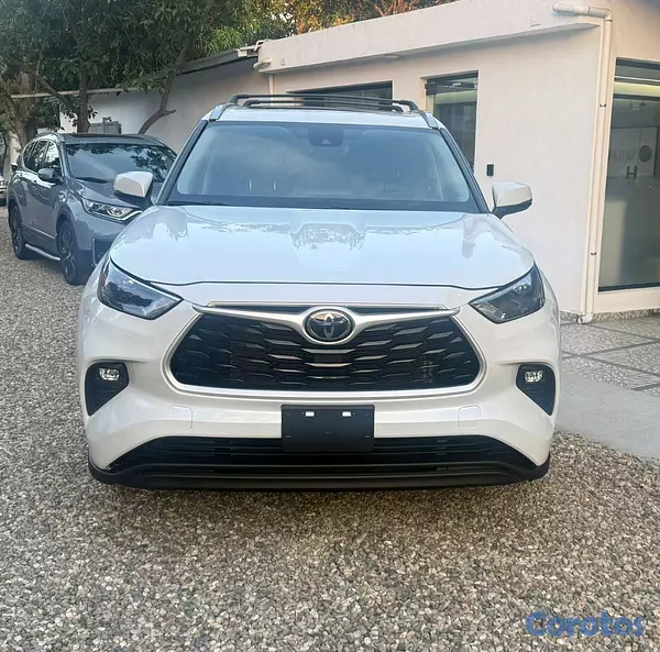 jeepetas y camionetas - Toyota higlander xle 2022 clean carfax  5