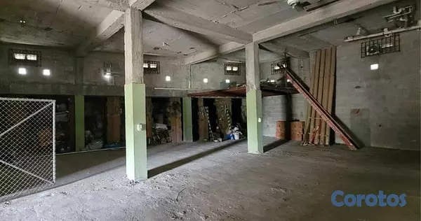 oficinas y locales comerciales - Vendo y alquilo Nave Industrial- Aut. pist. Km 17. 6