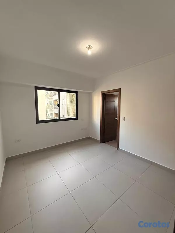 apartamentos - alquiló Evaristo Morales nuevo piso 6 dos habitaciones dos parqueos 2.5 baños  4