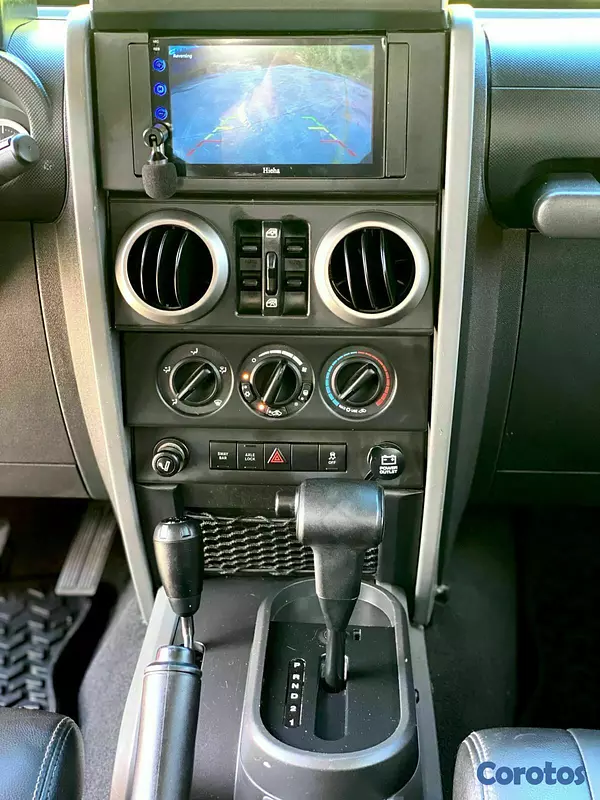 jeepetas y camionetas - JEEP WRANGLER UNLIMITED 2010 3