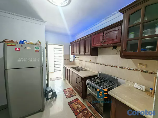 apartamentos - SE VENDE Apartamento con Tres Habitaciones y tres  7