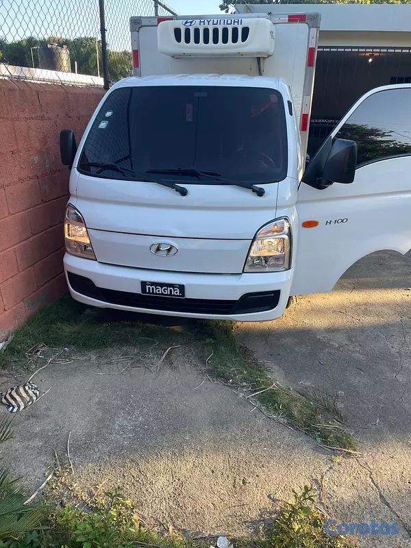 camiones y vehiculos pesados - Hyundai H100 2023 | Como Nuevo | Un solo dueño | 4 9