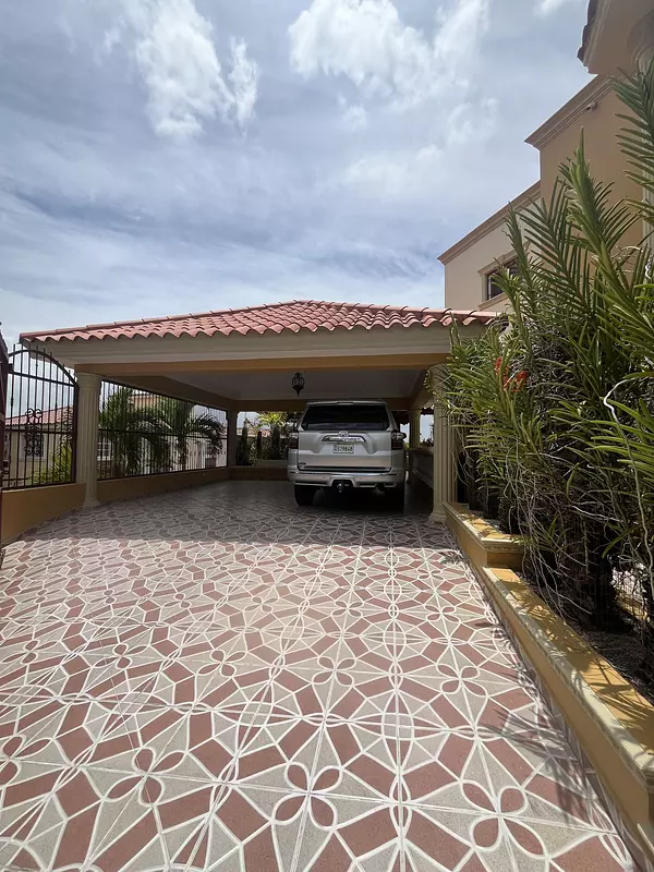 casas - Casa en venta con Piscina en Altos de AH III 6