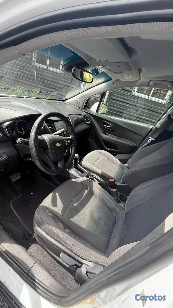 jeepetas y camionetas - Chevrolet Trax LT 2020 6