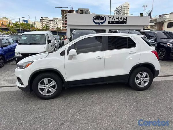 jeepetas y camionetas - CHEVROLET TRAX LT 2017 COMO NUEVA 4