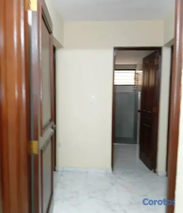 apartamentos - Alquilo amplio Apartamento Clásico Urb. Real. 5