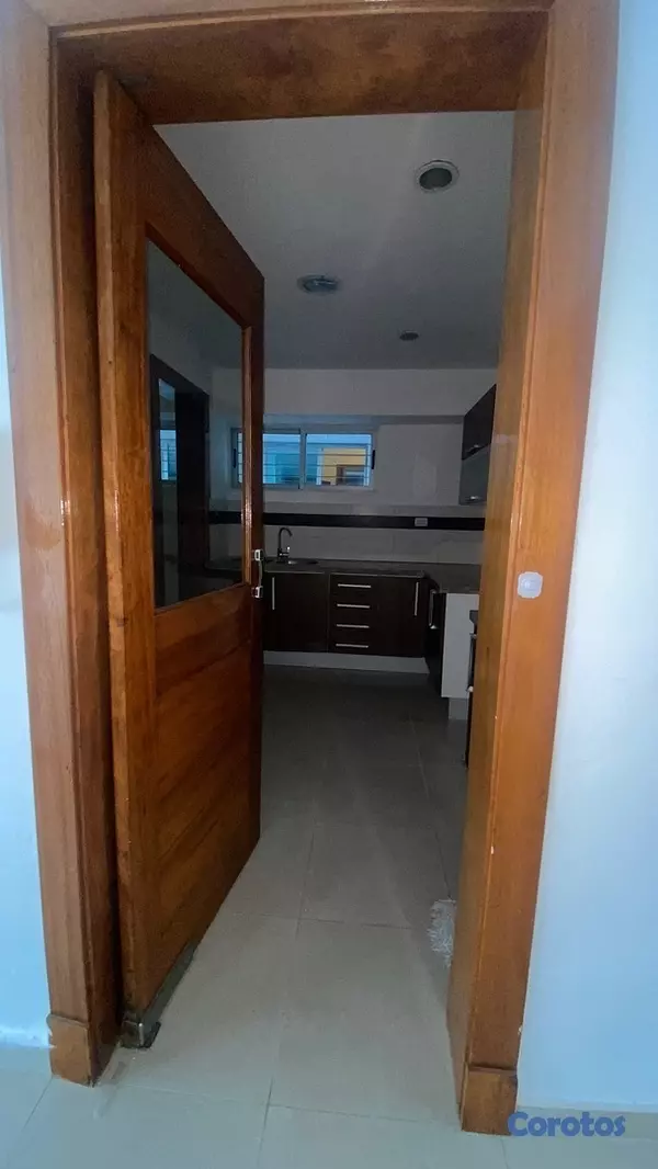 apartamentos - Se renta amplio y bello apartamento en Torre de Piantini. Cerca de avenidas  10