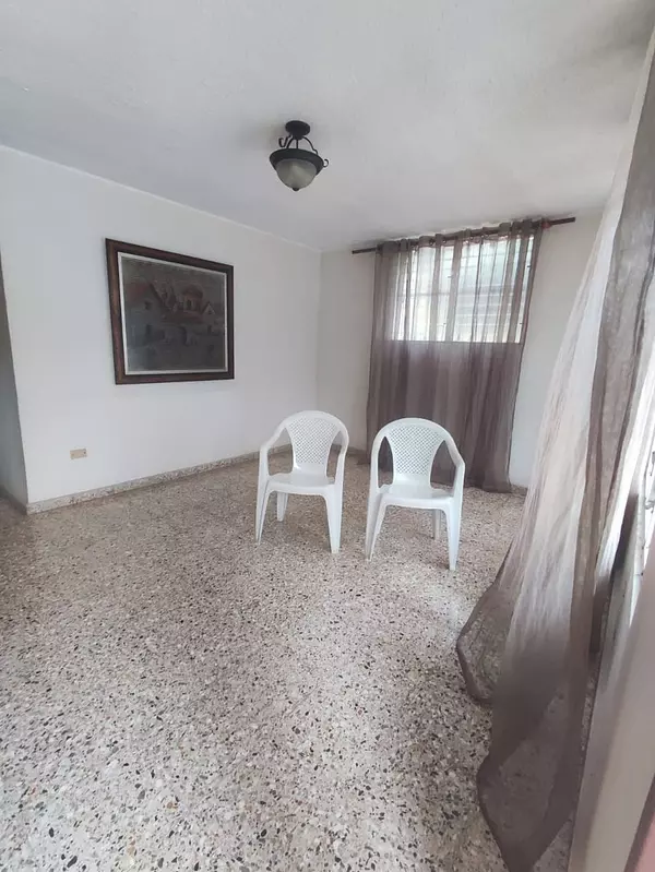 casas - Vendo casa de 2 niveles  residencial Gacela 
 2
