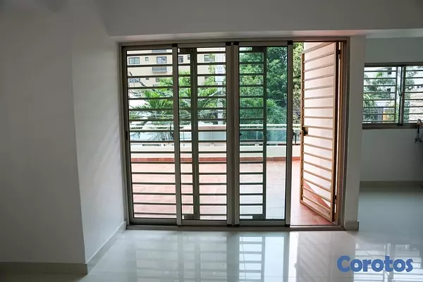 apartamentos - Alquiler de apartamento amplio en Bella Vista, 3 habitaciones, terraza y balcón
 5