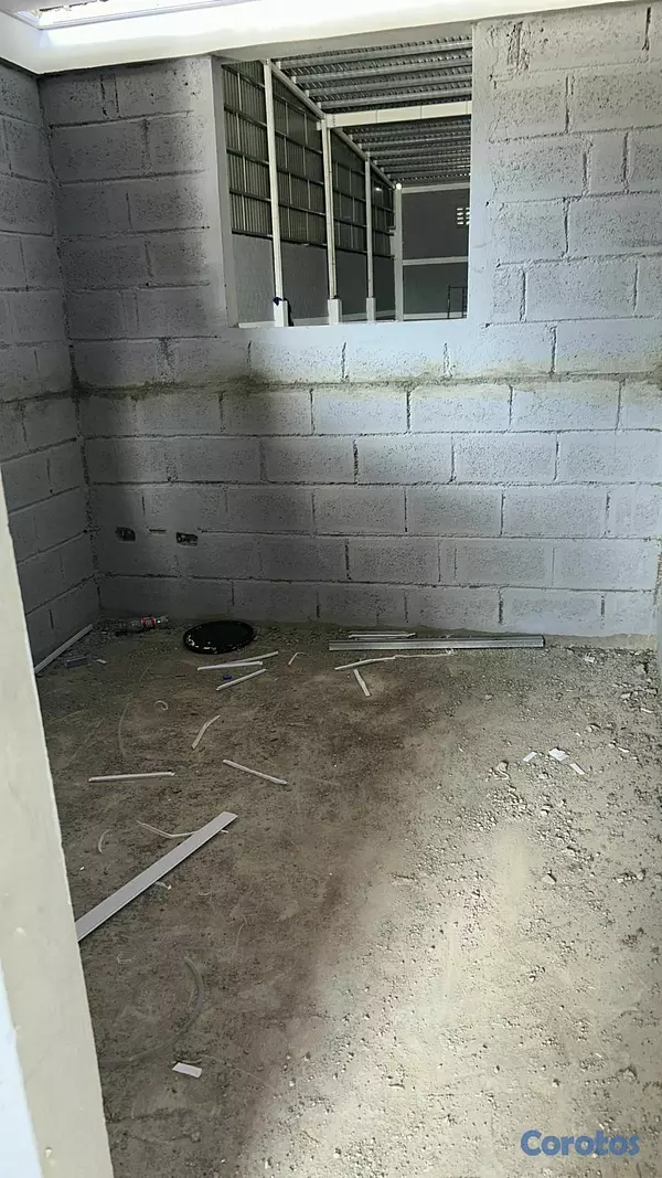 oficinas y locales comerciales - Alquilo Nave 3,800 Mts en Santiago de los caballer 4