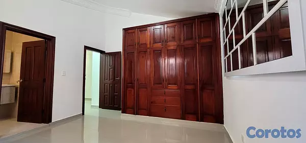 casas - Alquiler casa amplia en Santo Domingo Este Corales 16
