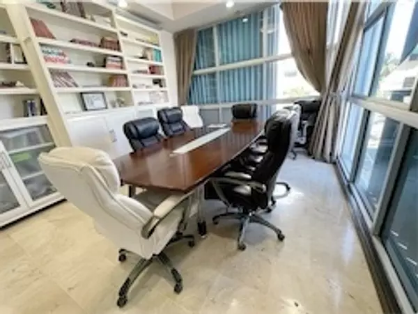 oficinas y locales comerciales - Oficina amoblada en Naco 9