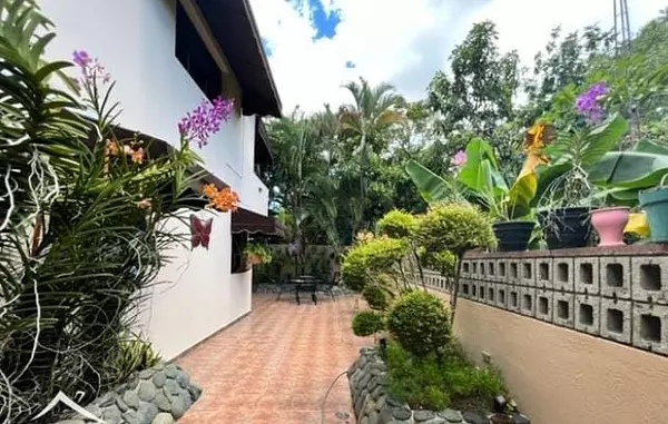 casas - SE VENDE CASA EN LA CASTELLANA
RD$35,000,000
3 HABS
2 PARQUEOS
2.5 BAÑOS
986.45 2