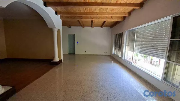 casas - Casa comercial de 320m2 en alquiler en Bella Vista 11