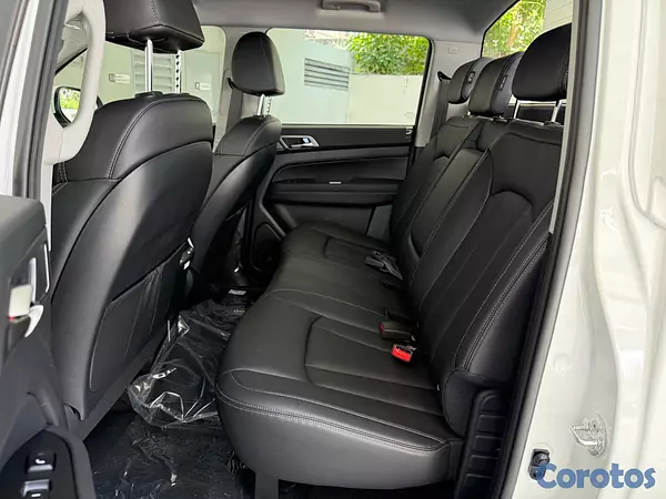 jeepetas y camionetas - KGM Musso LIMITED 6