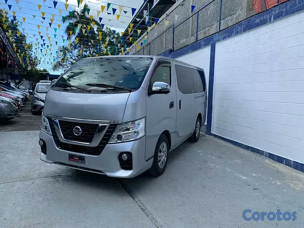 otros vehiculos - NISSAN NV350 CARAVAN  1