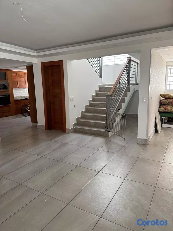 casas - CASA EN VENTA EN SANTIAGO DE LOS CABALLEROS PRÓXIMO A LA 27 de febrero  6