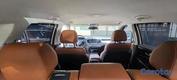 jeepetas y camionetas - Vendo Kia Sorento 3 filas de asientos año 2018  10