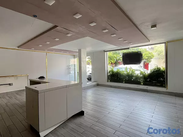 oficinas y locales comerciales - Local Comercial Alquiler Piantini de 120m2 – Prime 9