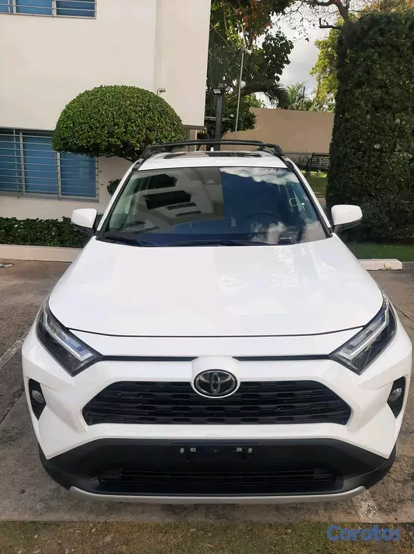 jeepetas y camionetas - Toyota rav4 2023 xle clean  5